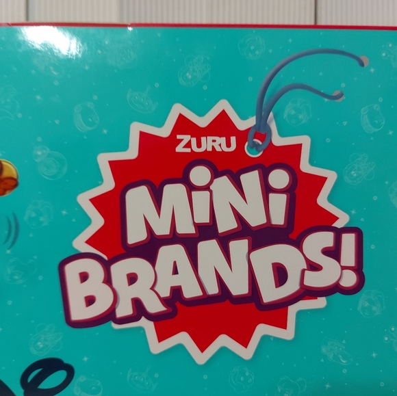 NEW Disney Mini Brands Advent Calendar Playset - 24 Days of Fun - Picture 2 of 8